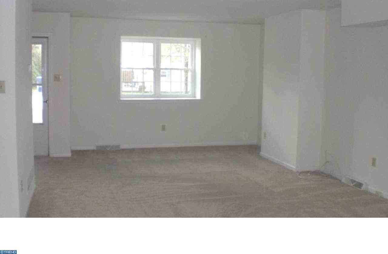 247 Lawndale Ave - Photo 2 of 8