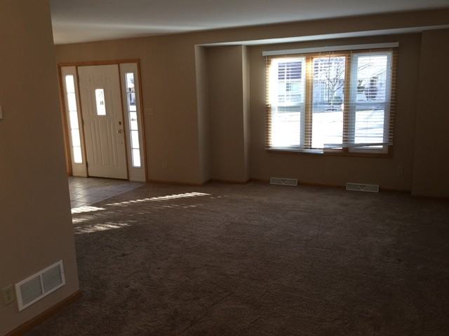 800 Kentwood Dr - Photo 2 of 19