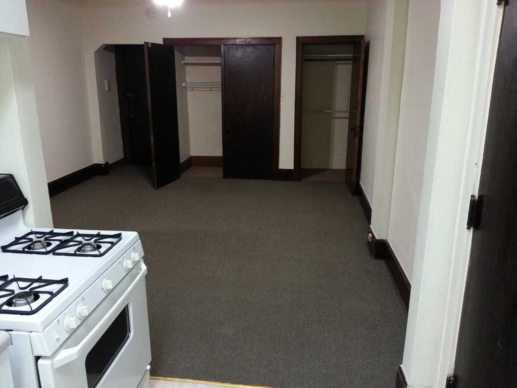 Van-Lyon Apartments - Photo 2 of 13