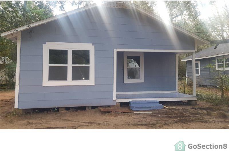 2411 Columbus Ave - Photo 2 of 10