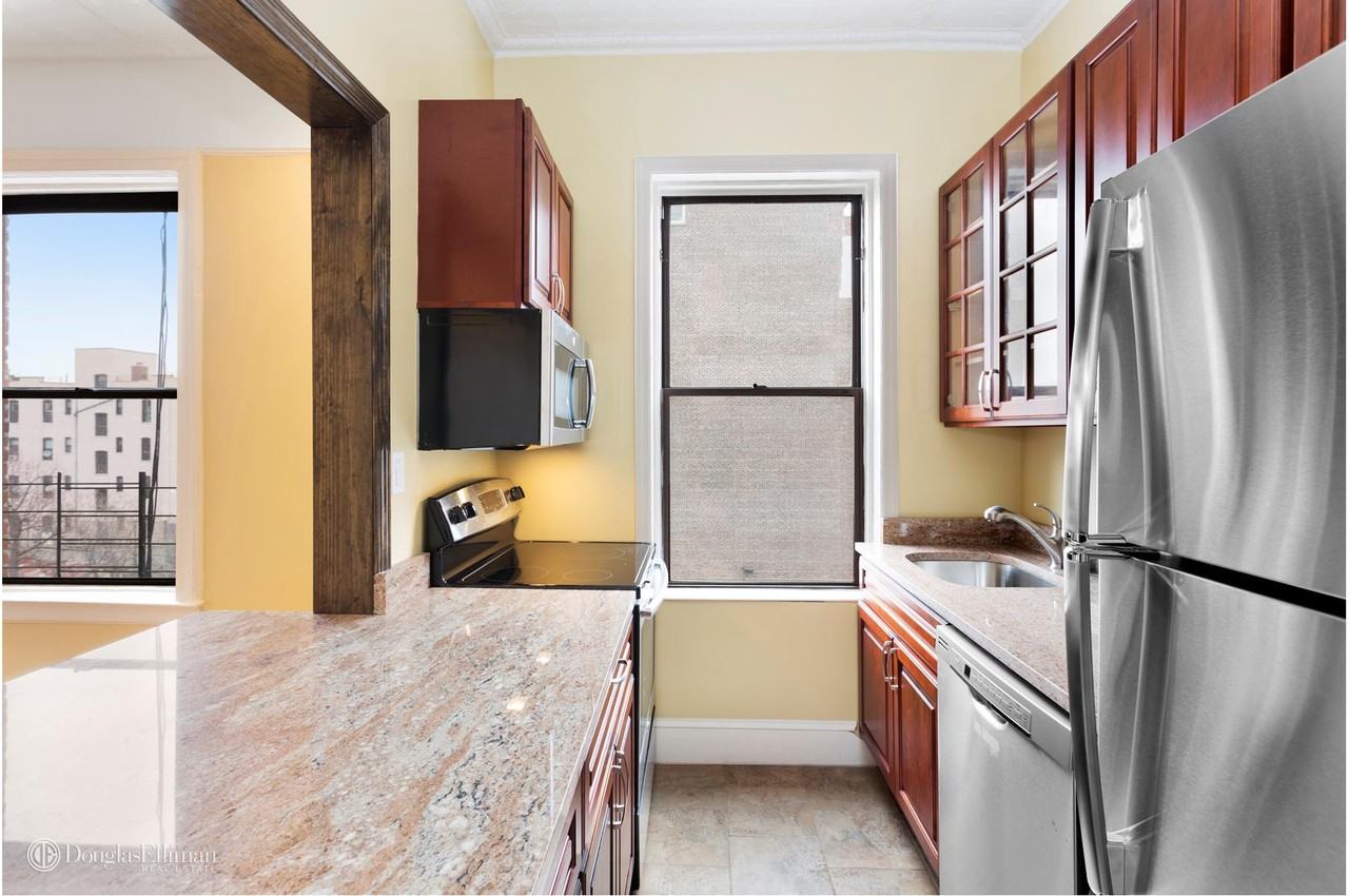 764 Willoughby Ave #4 - Photo 3 of 5