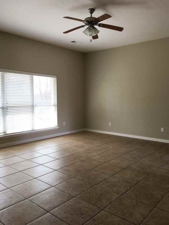 247 Edison Ln - Photo 3 of 26