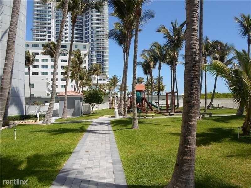 6301 Collins Ave - Photo 3 of 50