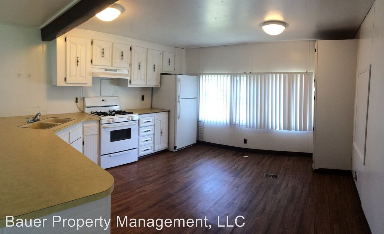 209 SW 4th St - Photo 2 of 6