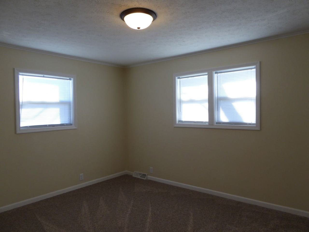 CeMar 42Â½ & 73Â½ Avenue - Photo 2 of 12