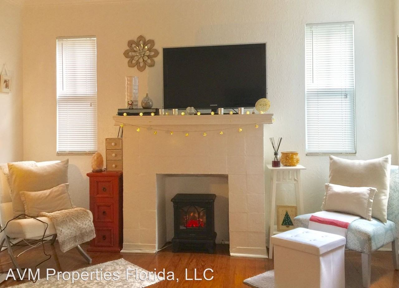 3214-3218 W Santiago St - Photo 3 of 8