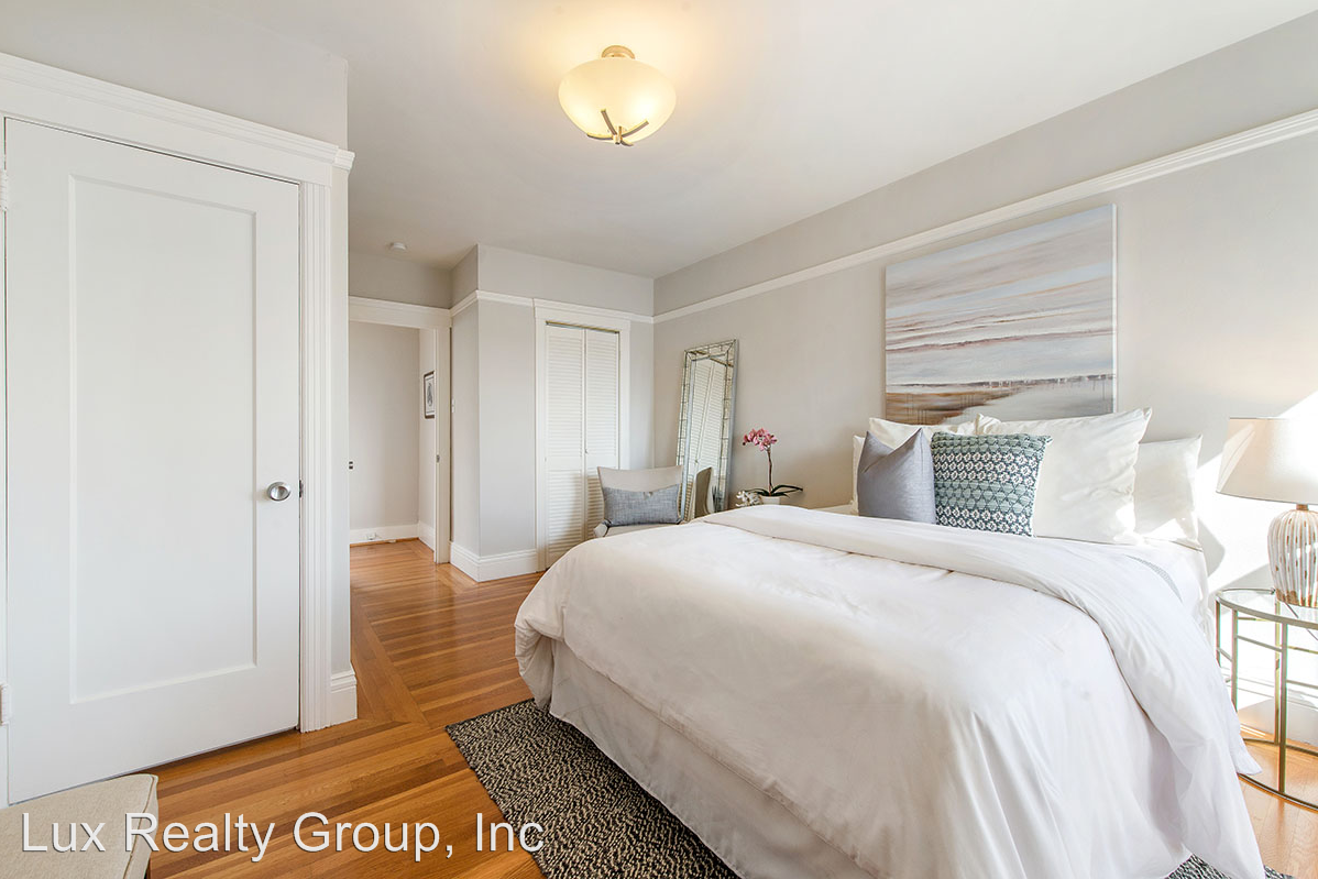 3734 22nd St - Photo 2 of 12