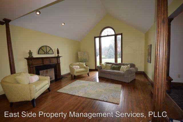 900 Rolling Pines Dr - Photo 2 of 15