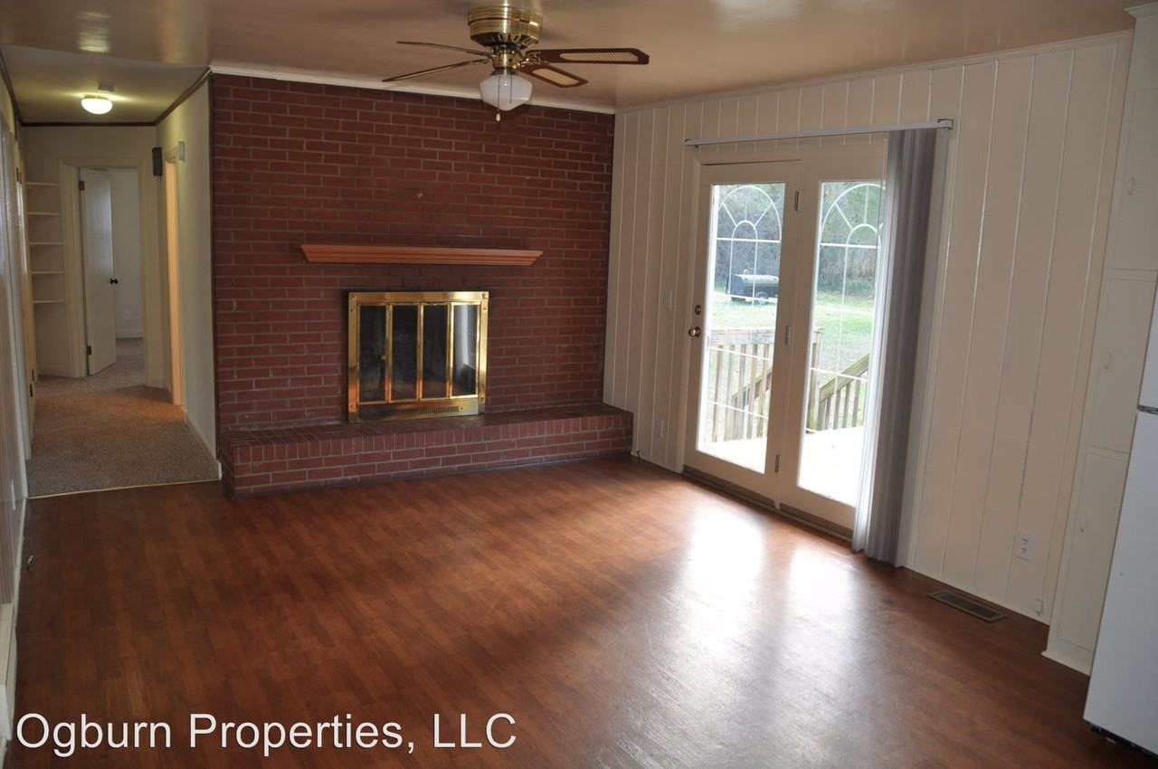 3240 Emory Dr - Photo 3 of 24