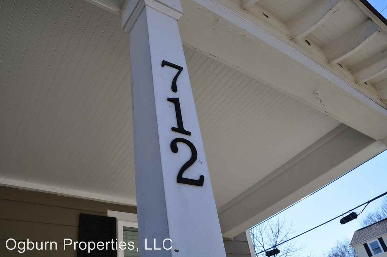 712 W St SW - Photo 2 of 25