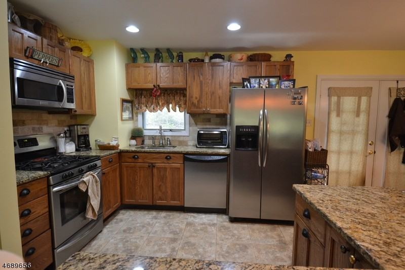 12 Glenn Ave - Photo 3 of 14