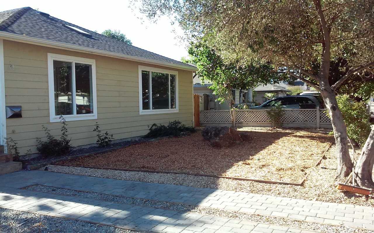 958 Tenth Ave - Photo 2 of 23