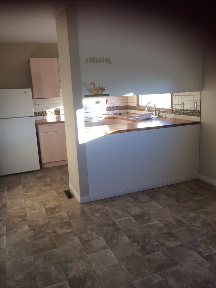 8817 137 Ave NW - Photo 2 of 7