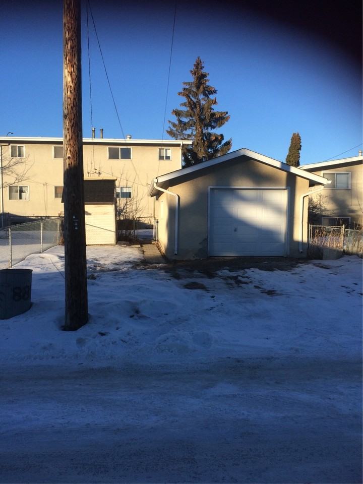 8817 137 Ave NW - Photo 3 of 7