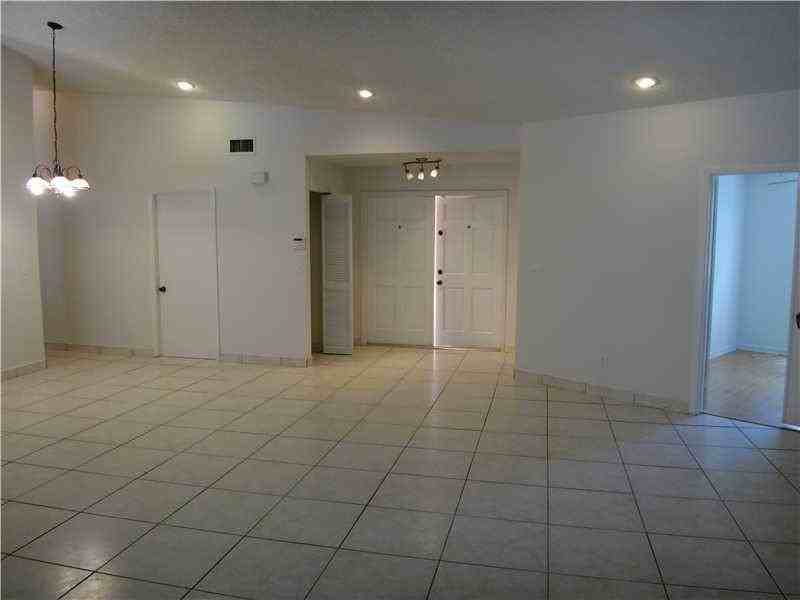 5790 SW 88th Ave - Photo 2 of 8