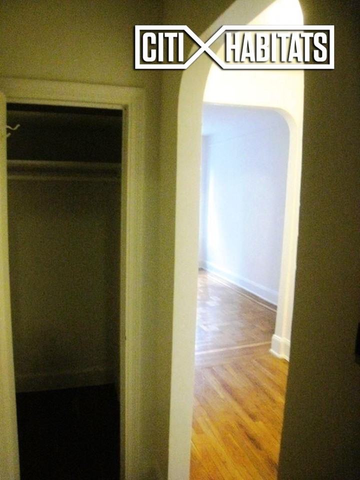 1071-1065 1st Avenue 3A - Photo 3 of 5