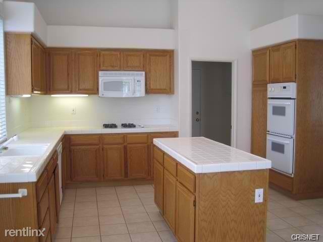 1699 Ramona Dr - Photo 3 of 7