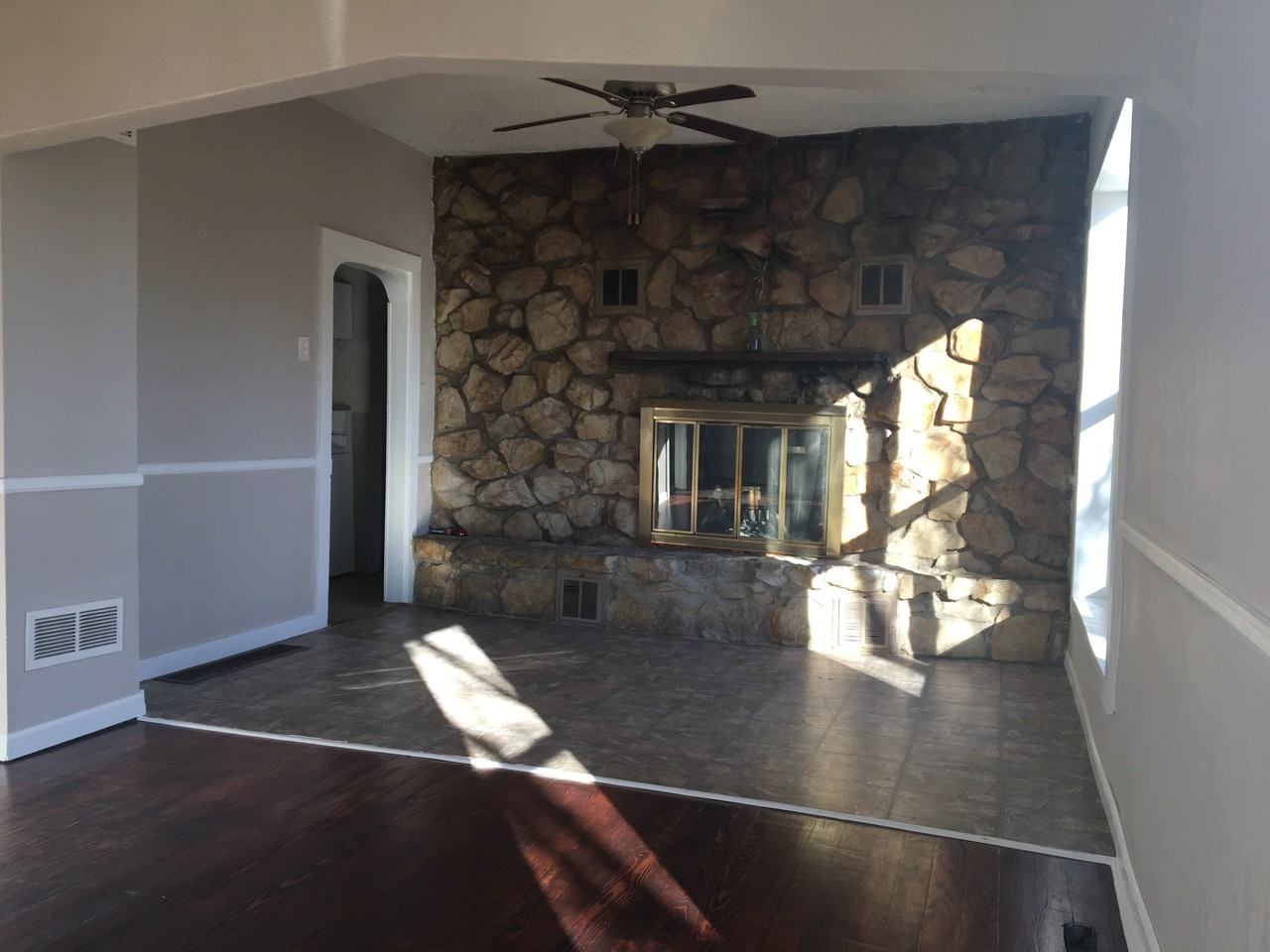 400 N Sherwood St - Photo 3 of 12