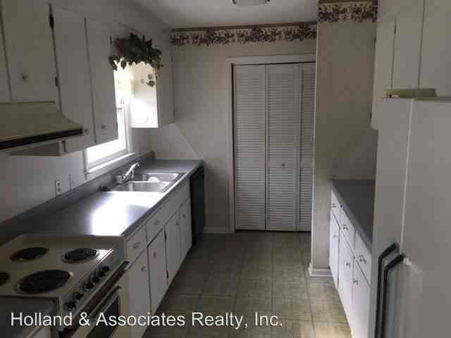 428 Wedgewood Ct - Photo 2 of 8