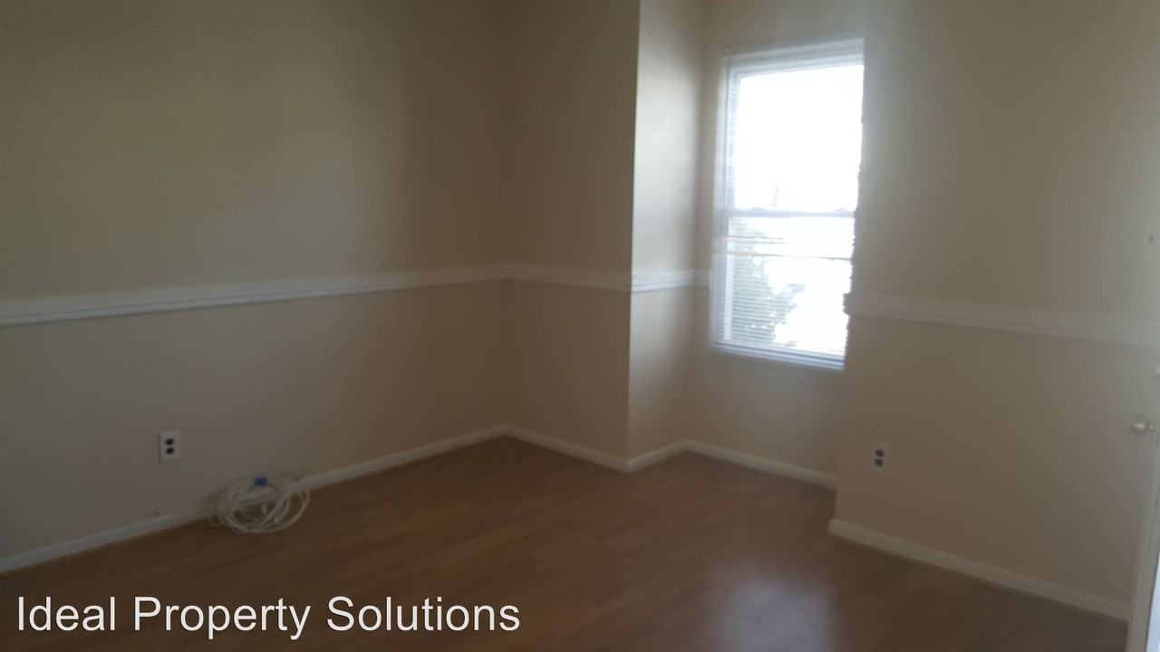 12 Kayak Ct - Photo 2 of 10