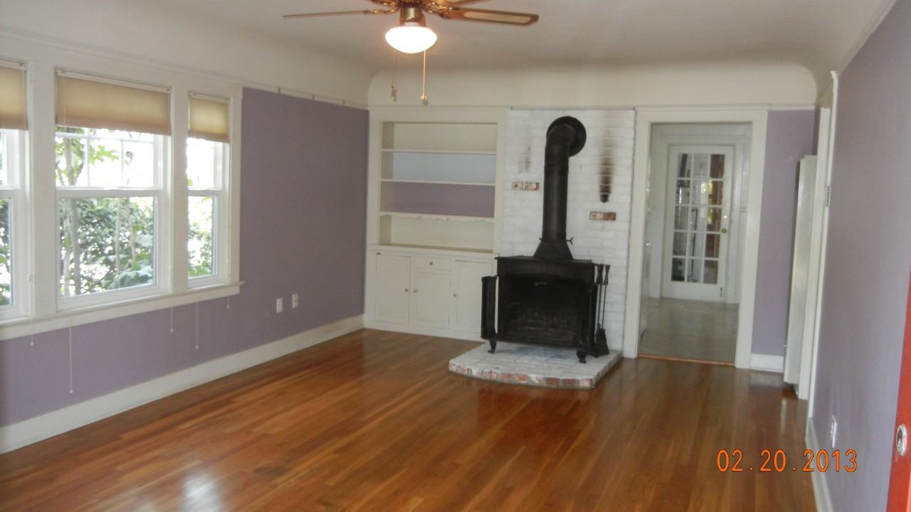 591 N Dora St - Photo 2 of 10