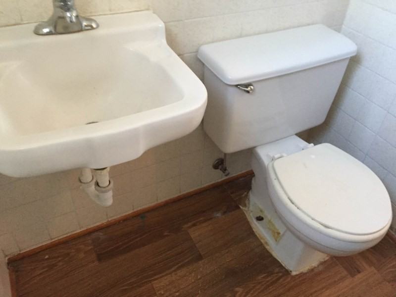 407 6th St - Photo 3 of 6