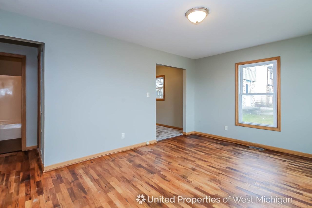 3347 Jefferson Ave SE - Photo 2 of 14