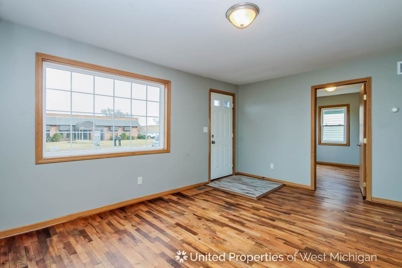 3347 Jefferson Ave SE - Photo 3 of 14
