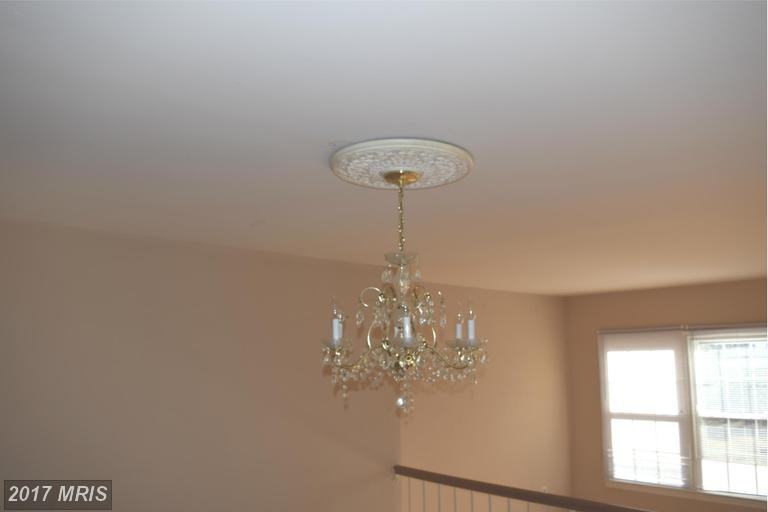 405 Davis Ave SW - Photo 3 of 10