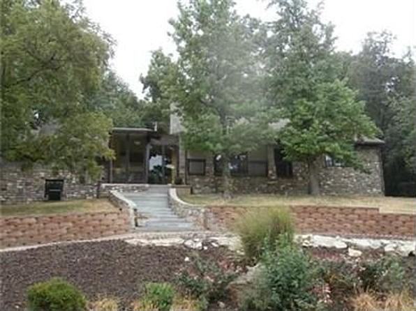 5143 Ward Pkwy - Photo 3 of 28