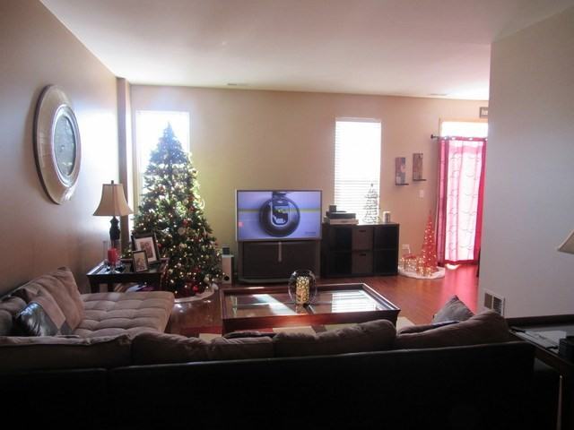 25061 Clare Cir - Photo 2 of 16