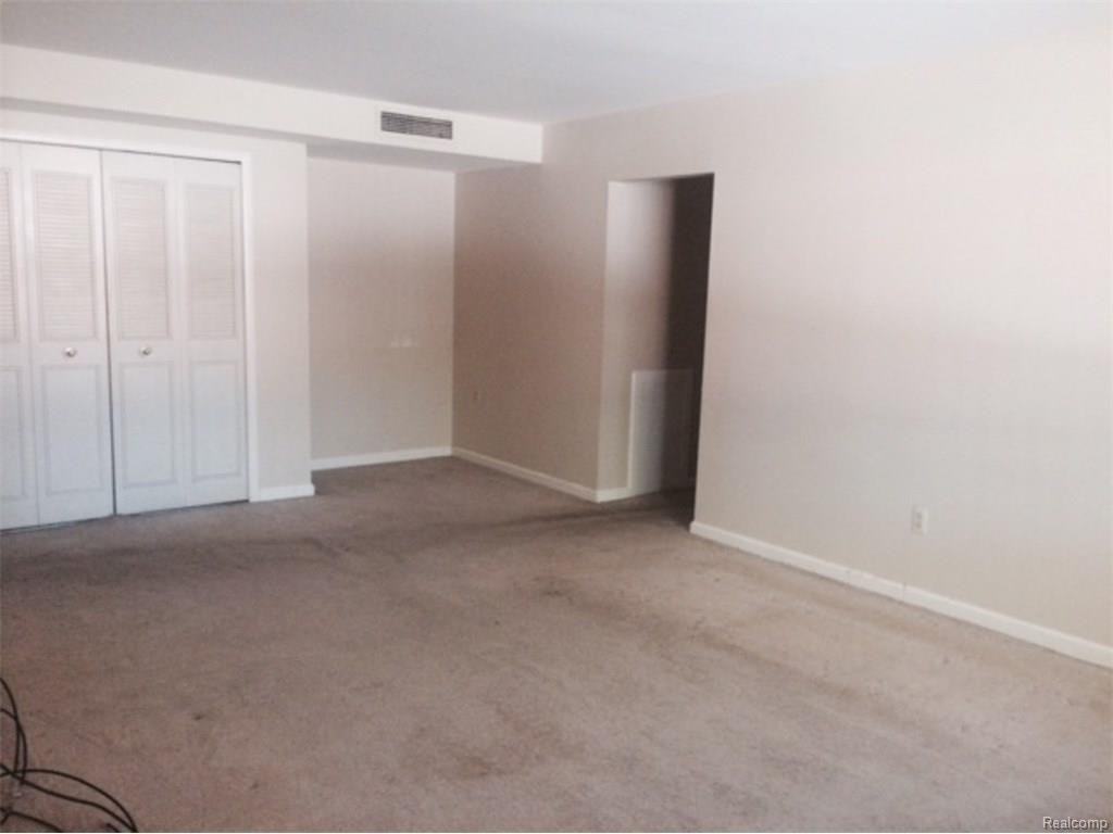 499-401 Riviera Dr - Photo 3 of 26