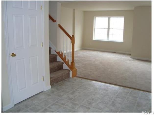 404 Mountain View Ln - Photo 2 of 12