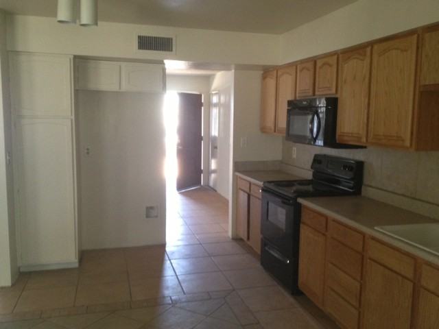 6636 S 42nd Pl - Photo 2 of 12