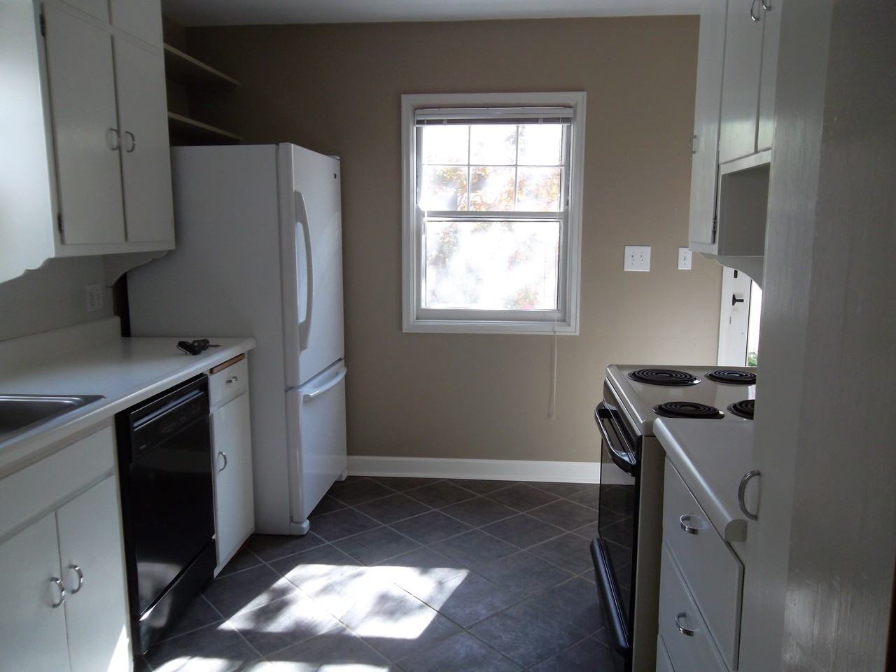 424 N Franklin Ave - Photo 2 of 9