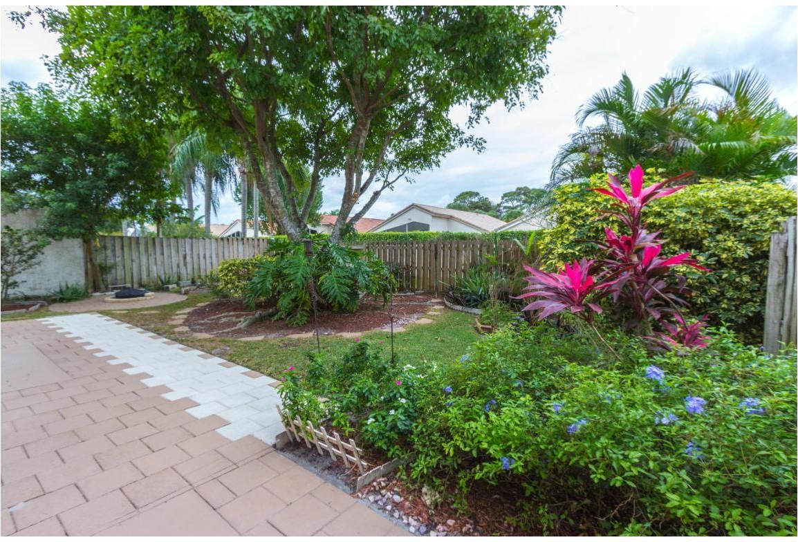 22331 Sands Point Dr - Photo 2 of 8