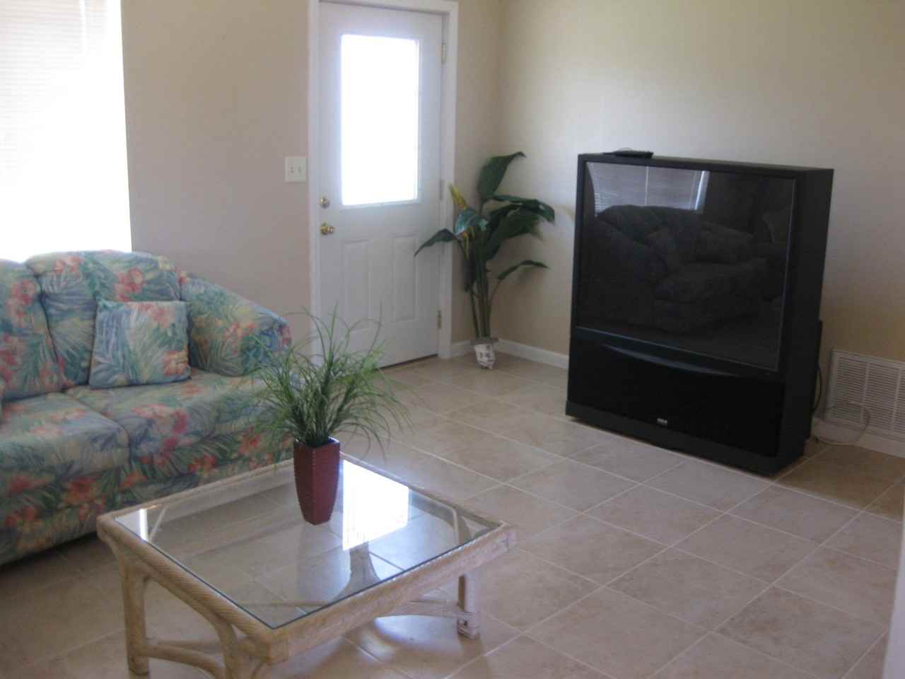 612 Lisbon Ave - Photo 3 of 10