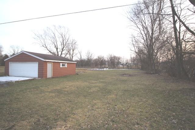 1730 Aspen Ln - Photo 3 of 12