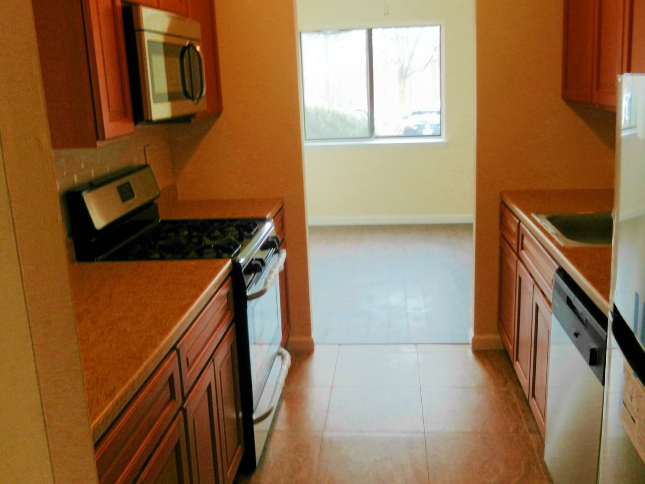 401 Town Hill Condominium #1D - Photo 2 of 14