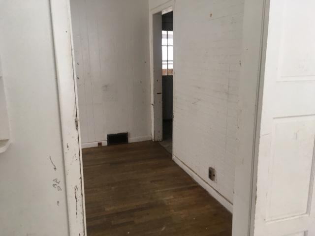 35 Spring St - Photo 3 of 4