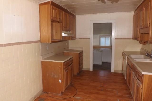 409 W Main St - Photo 3 of 8