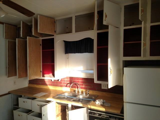 208 E Frederick St - Photo 3 of 9