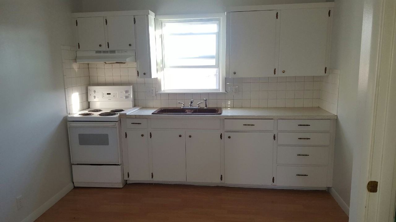 5159 Farrow Ave - Photo 2 of 19