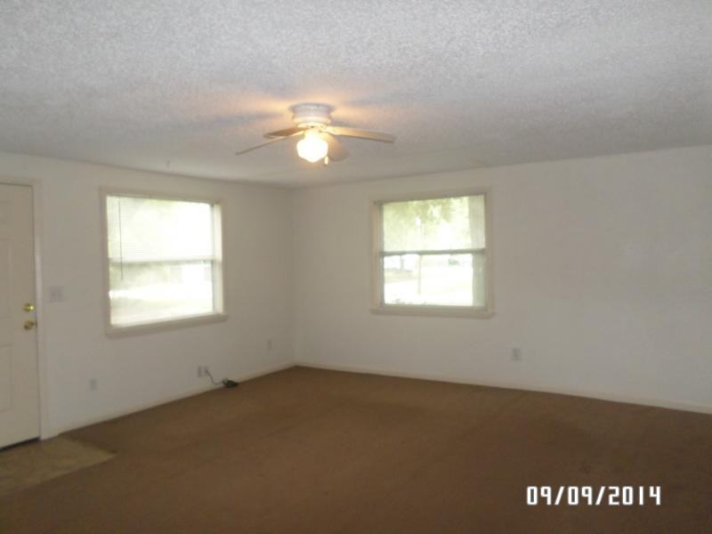 155 Santa Barbara St - Photo 2 of 10