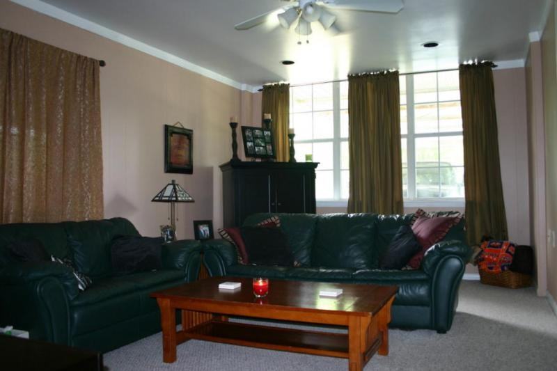 2925 Kent Rd - Photo 2 of 4