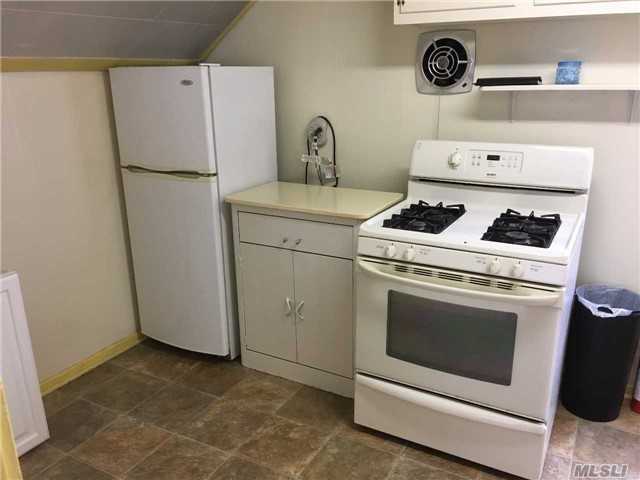 56 Colonial Rd - Photo 2 of 9