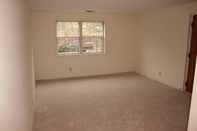 470 Wildwood Ave - Photo 3 of 12
