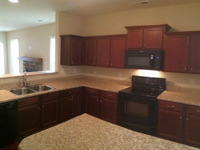 92 Ashby Dr - Photo 3 of 11