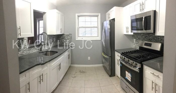 225 Whiton St - Photo 3 of 13