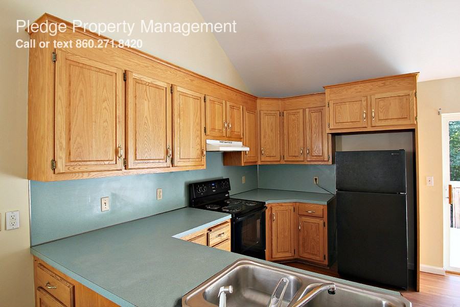 384-406 S Eagleville Rd - Photo 3 of 12